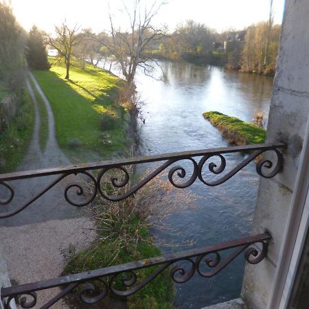 Le Moulin De Cors Bed & Breakfast Oulches Bagian luar foto