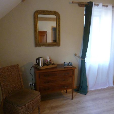 Le Moulin De Cors Bed & Breakfast Oulches Bagian luar foto