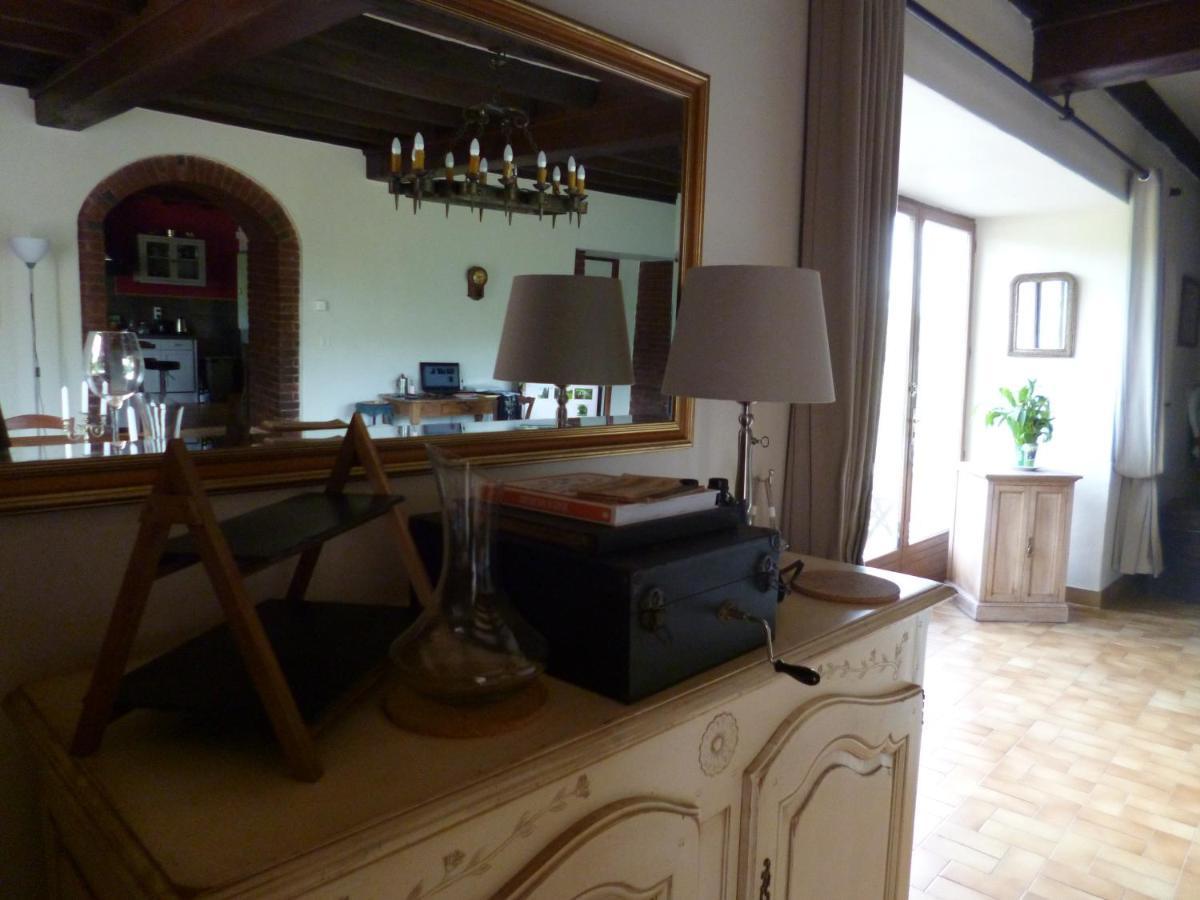 Le Moulin De Cors Bed & Breakfast Oulches Bagian luar foto