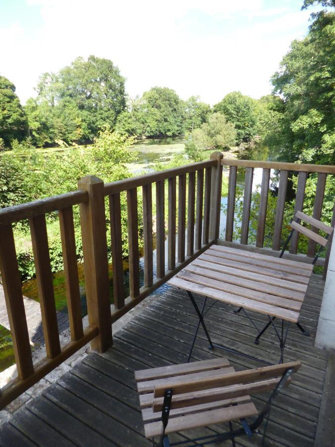 Le Moulin De Cors Bed & Breakfast Oulches Bagian luar foto