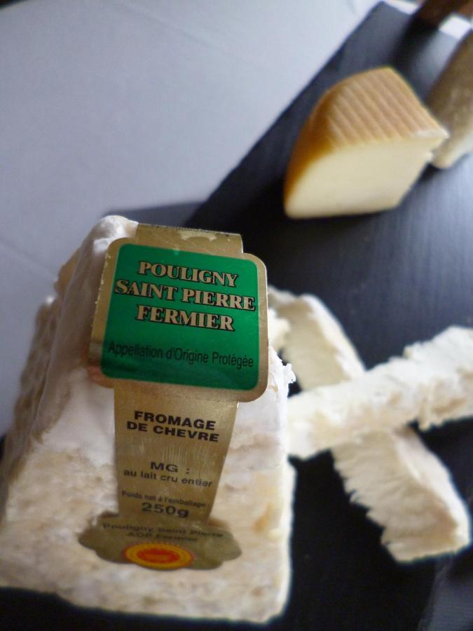 Le Moulin De Cors Bed & Breakfast Oulches Bagian luar foto